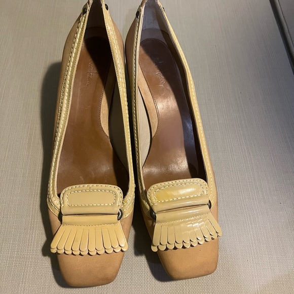 Cole Haan suede and patent leather tan kitten heels size 8.5 - Picture 4 of 9